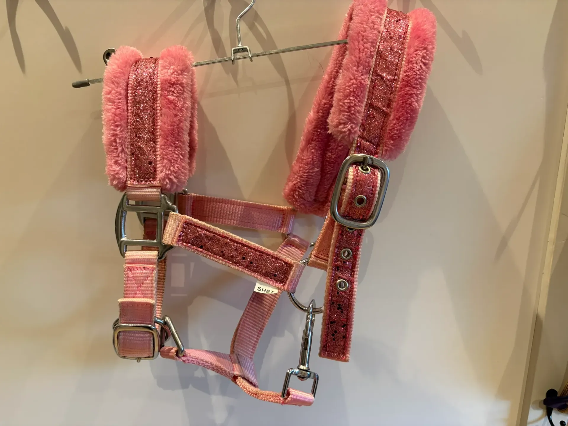 Halster roze met wol