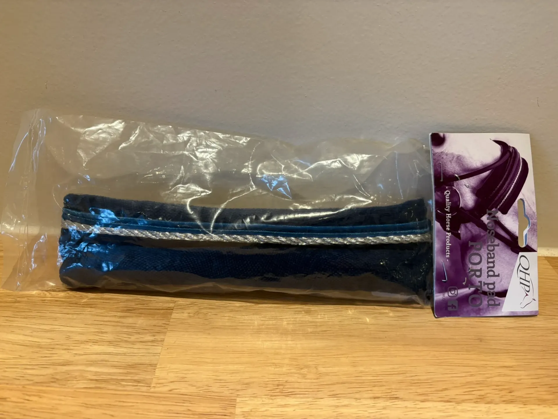 [K012A032] Neusriem padding donkerblauw