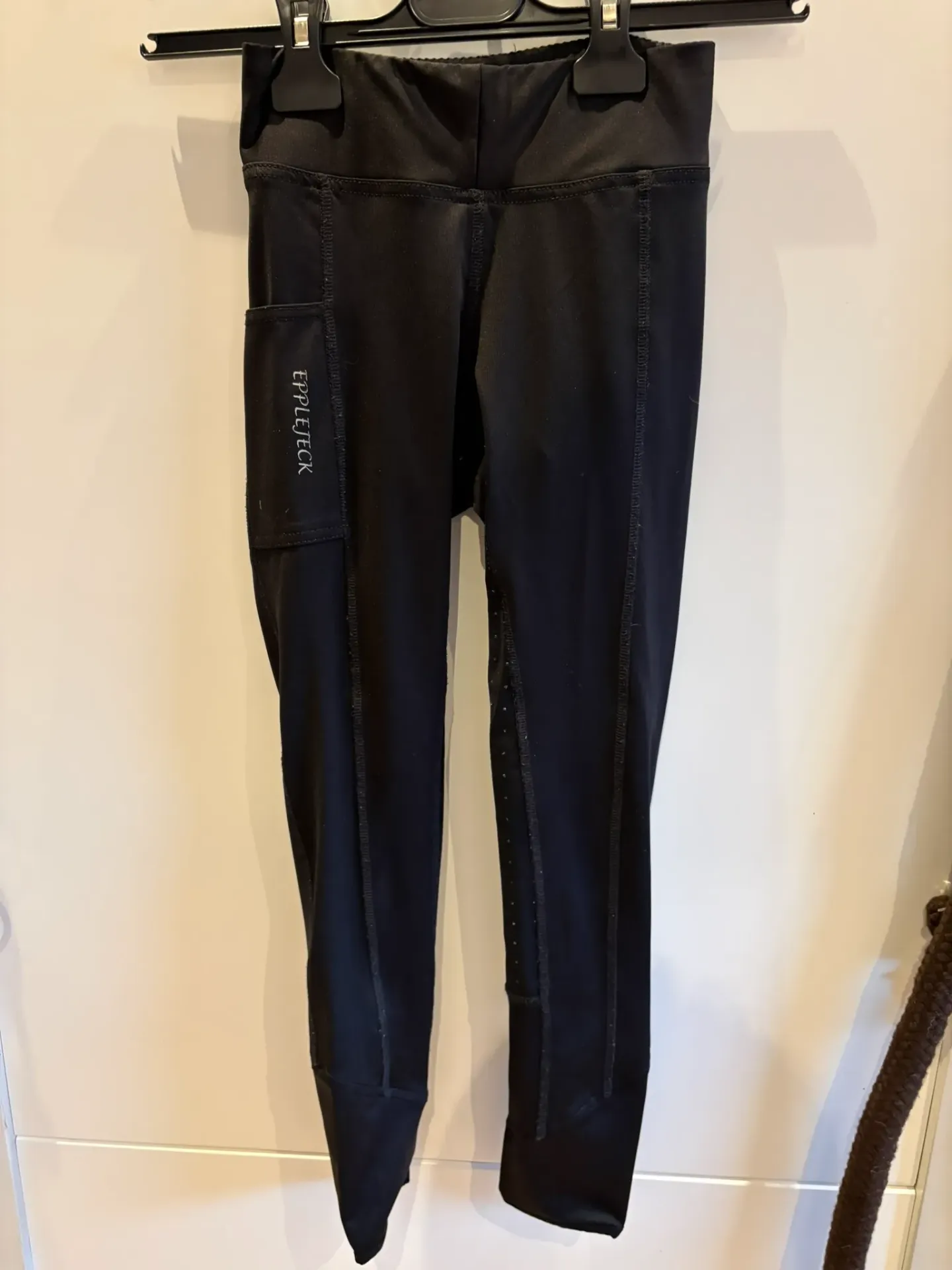 [K012A041] Rijlegging Epplejeck zwart maat 140