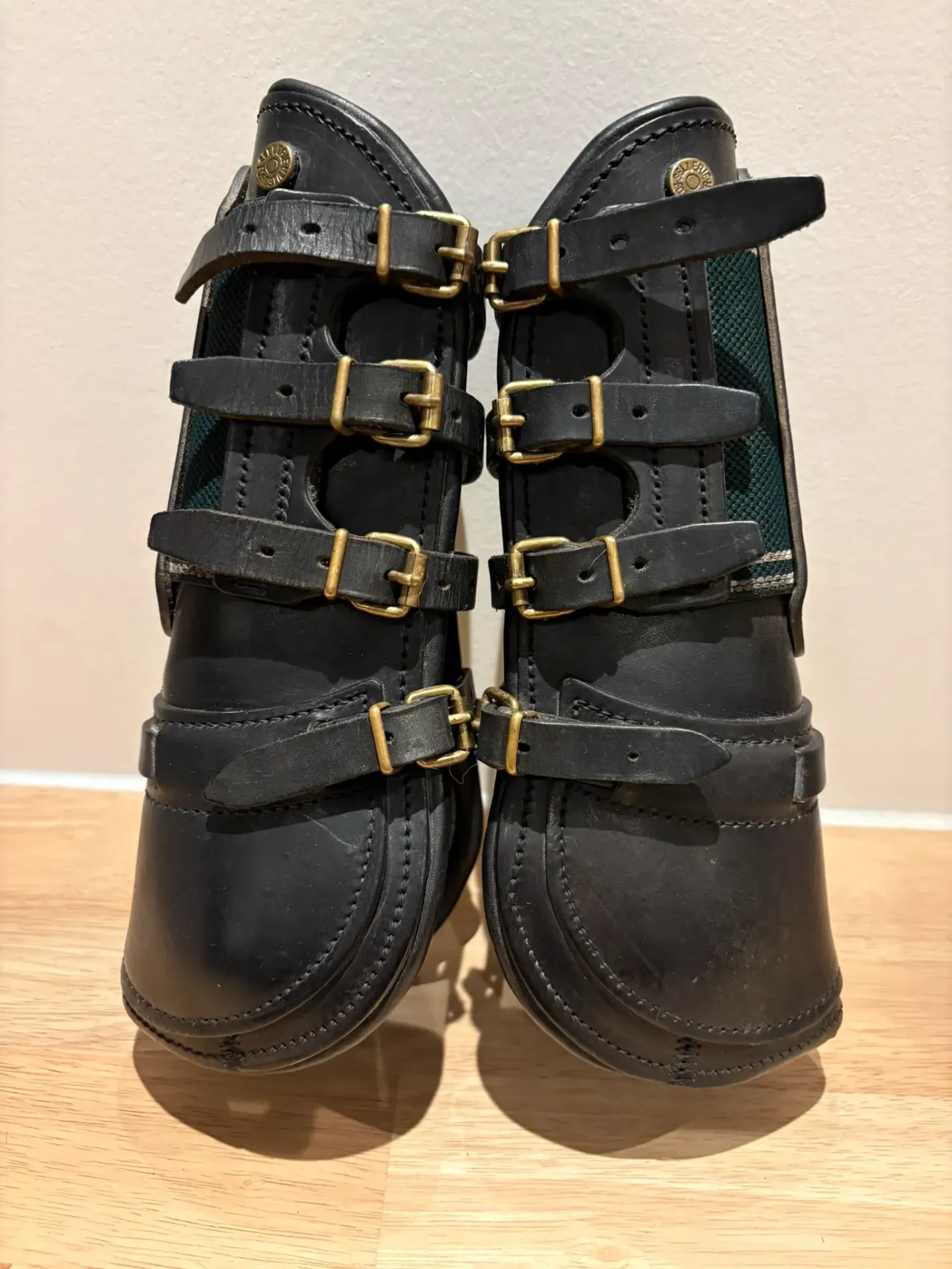 [K011A001] Peesbeschermers Sellerie Forestier