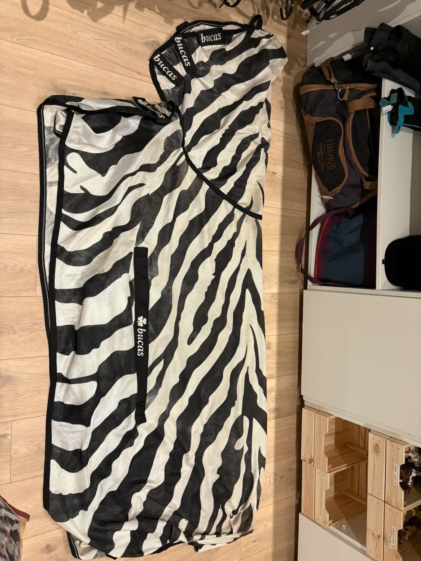 [K013A029] Vliegendeken Bucas Zebra maat 135/185
