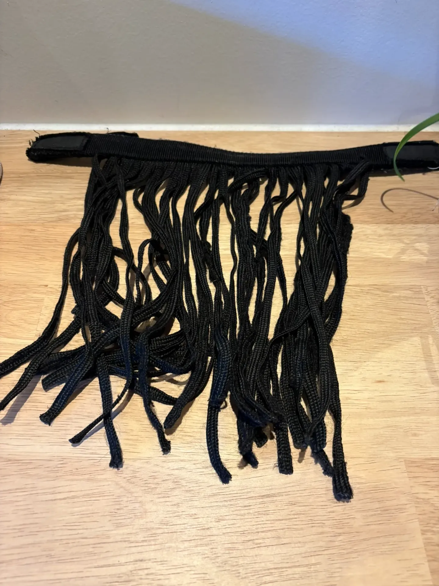 [E001A067] Vliegenmasker franjes zwart