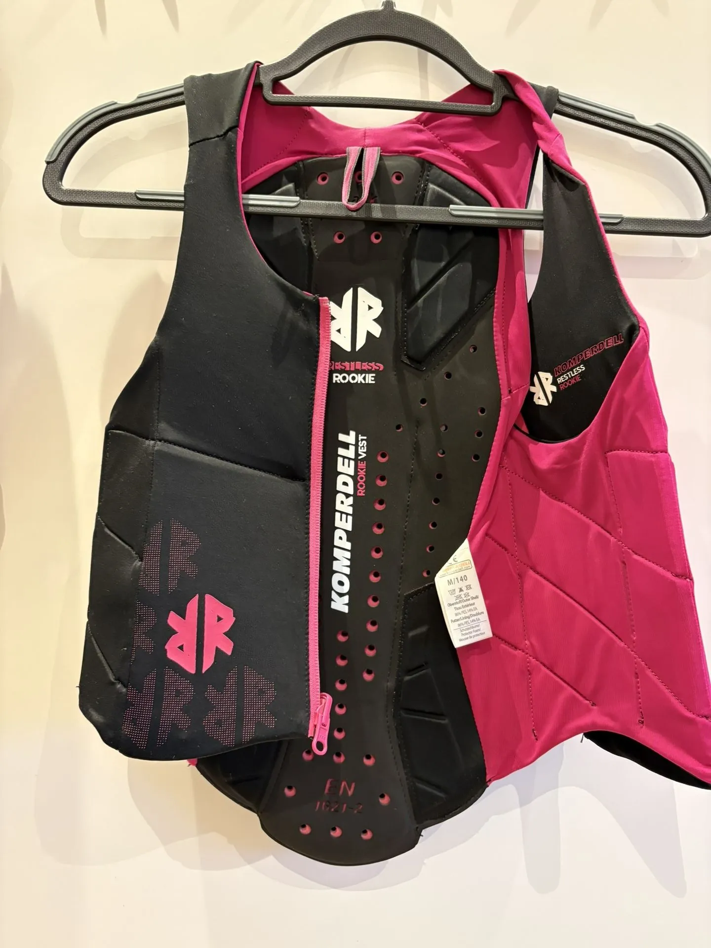 [E001A030] Veiligheidsvest Komperdell maat 140