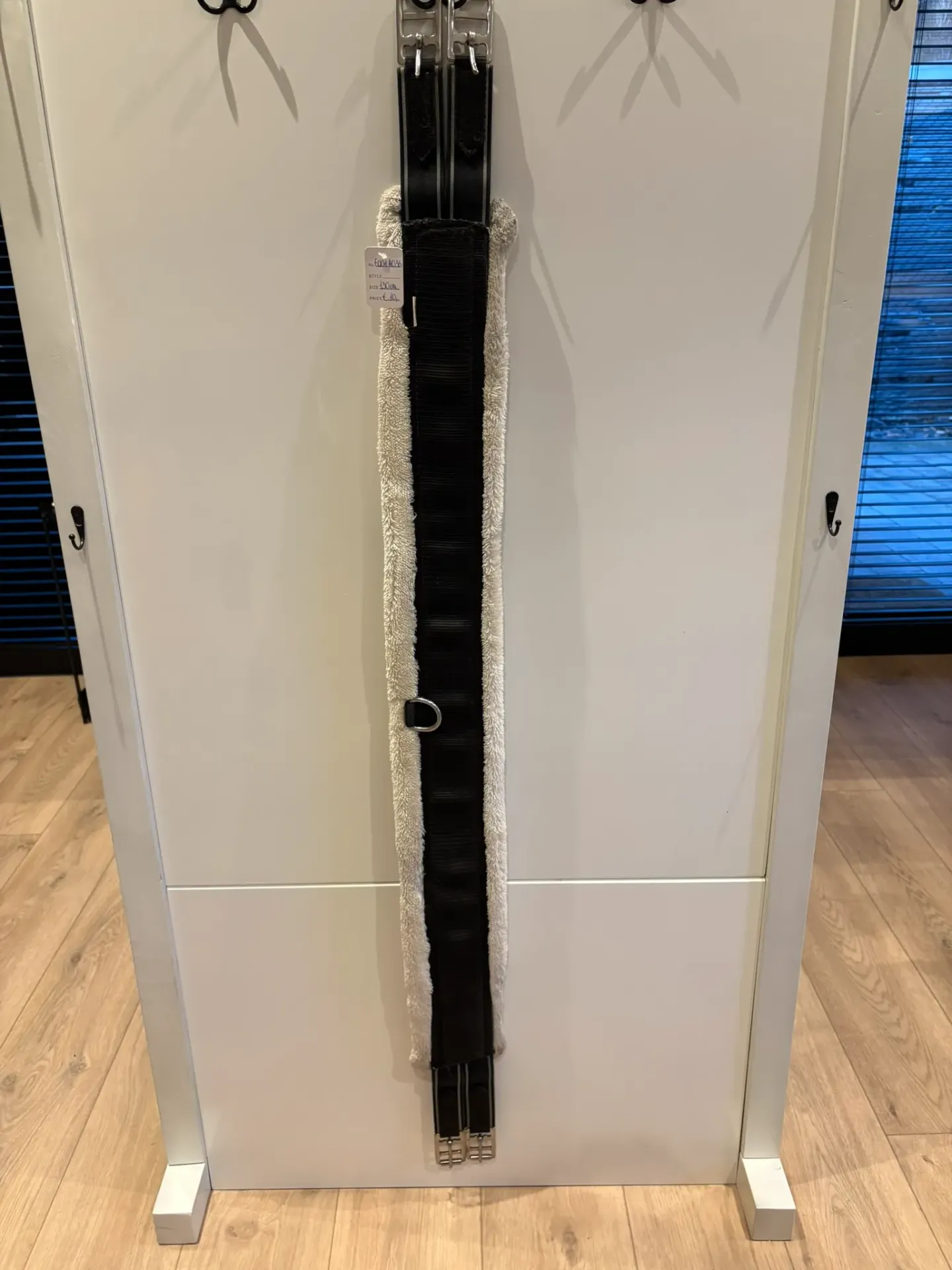 [E001A036] Singel met synthetisch wol 130cm